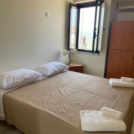 Casa Vacanza Antico Baglio Castelbuono  Buitenkant foto